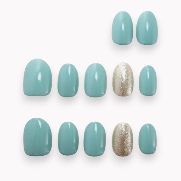 court oval 10 ongles 2 ongles vert opaline paillettes