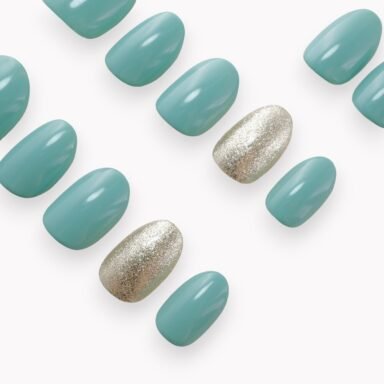 court oval 10 ongles 2 ongles vert opaline paillettes 02