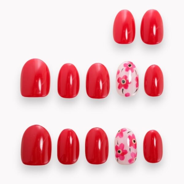 court ovale 10 ongles 2 ongles rouge alizarin fleur sur fond blanc