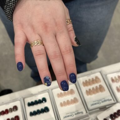 ongle bleu