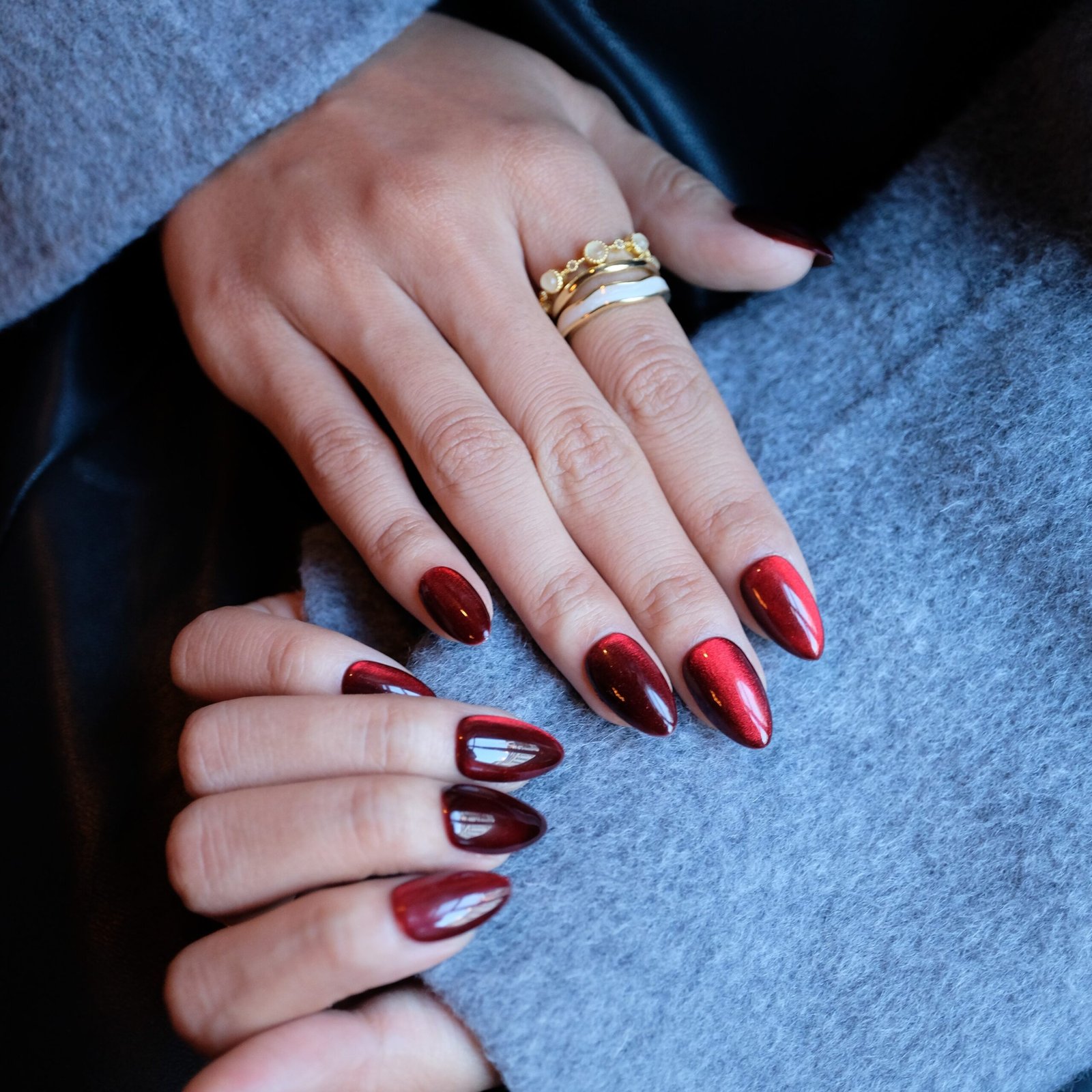 Court Amande-Velours Rouge