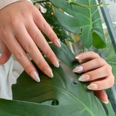 Medium Long Almond - Pearly Shine 12 0F175666 5129 4C6D 8990 0F4A7C4E3E6D