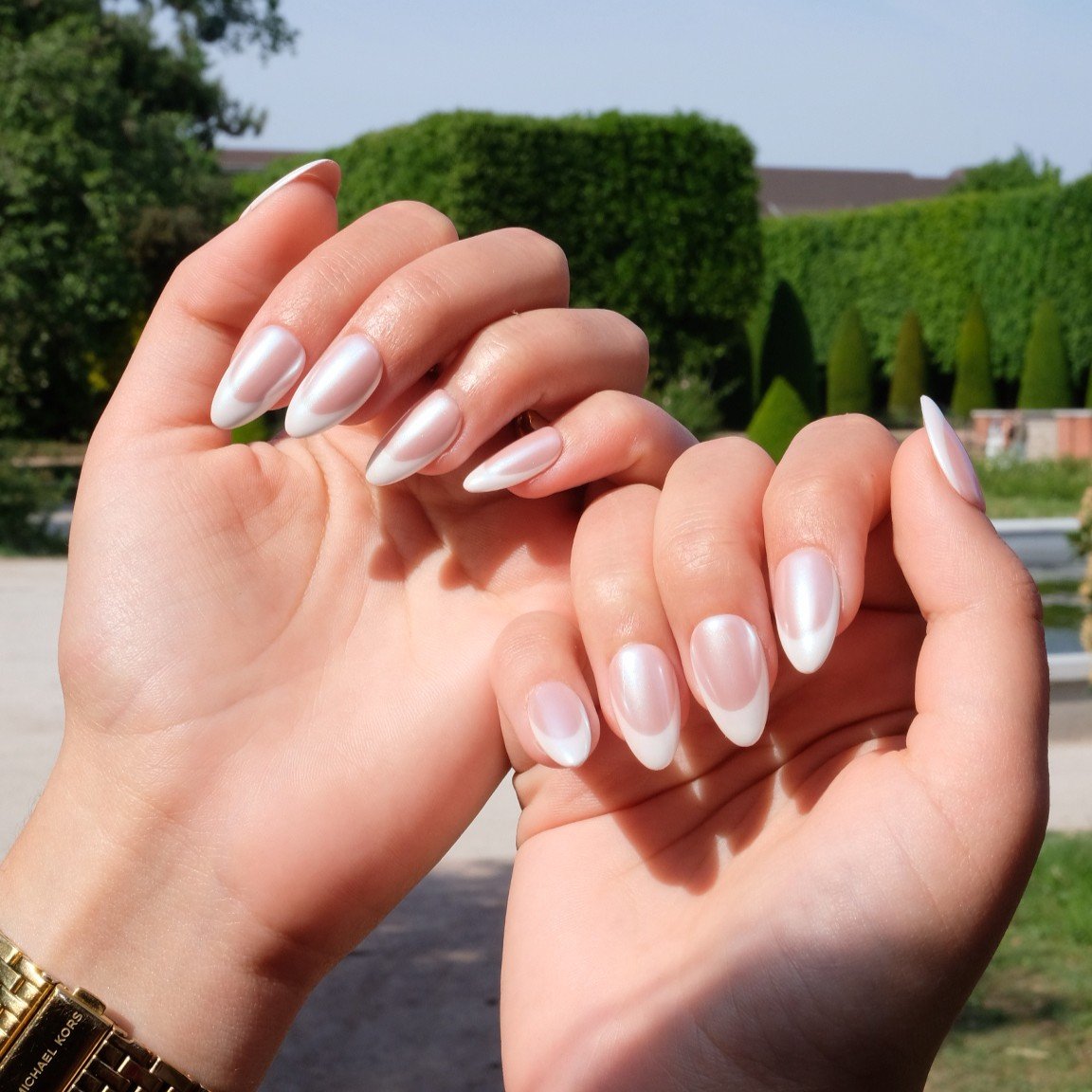 Short Almond - French Pearl