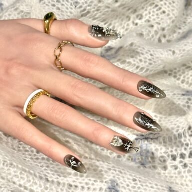 Medium Almond - Black Aurora 6 image01108